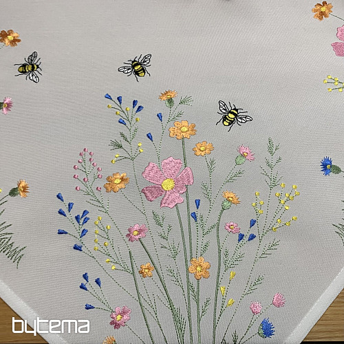 Nappe et foulard brodés Prairie et abeilles