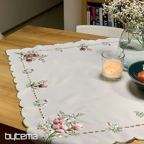 Nappe et foulard brodés BOUQUET DE TULIPES