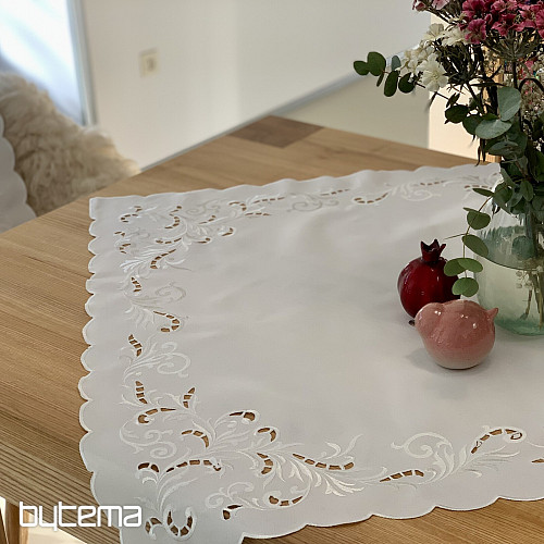 Nappe et foulard brodés WHITE DREAM