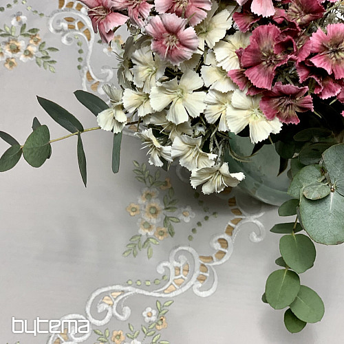 Nappe et foulard brodés de fleurs abricot