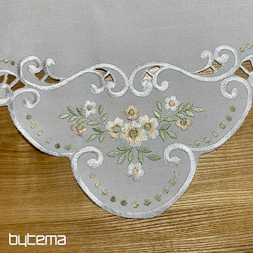 Nappe et foulard brodés de fleurs abricot