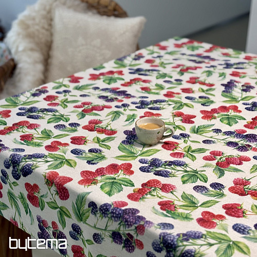 Nappe à motifs de framboises et de mûres