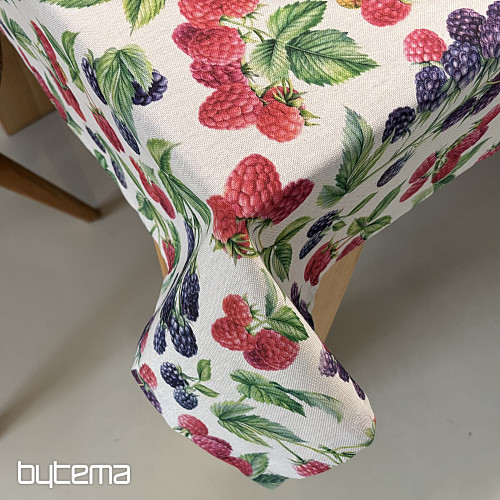 Nappe à motifs de framboises et de mûres