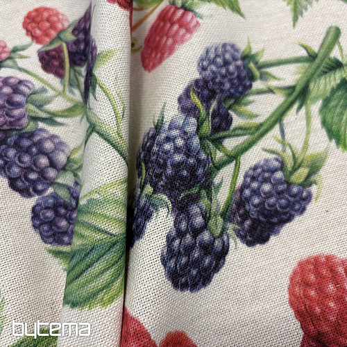 Nappe à motifs de framboises et de mûres