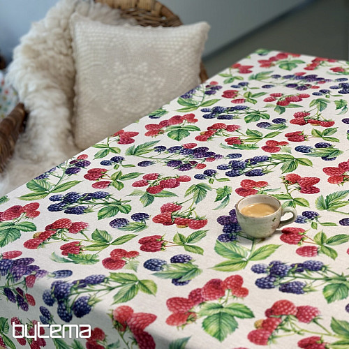 Nappe à motifs de framboises et de mûres