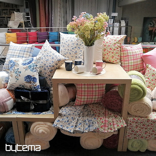 Housse décorative LAURA petite fleur bleue