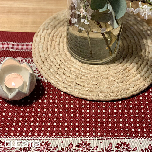 Nappe tapisserie et châle SELSKÁ JIZBA rouge