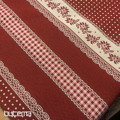 Nappe tapisserie et châle SELSKÁ JIZBA rouge