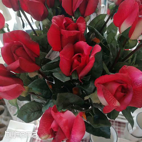 Bouton de rose rouge 70 cm