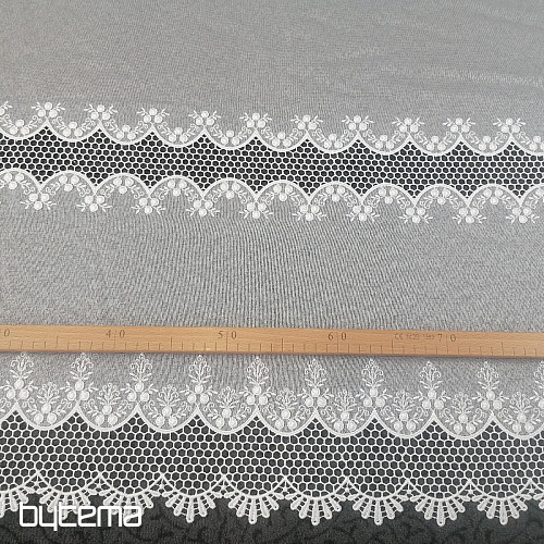 Rideau avec broderie V109