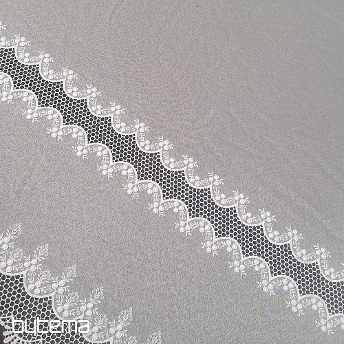 Rideau avec broderie V109